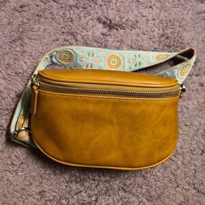 Andar Waymaker Mini Camel tan EUC